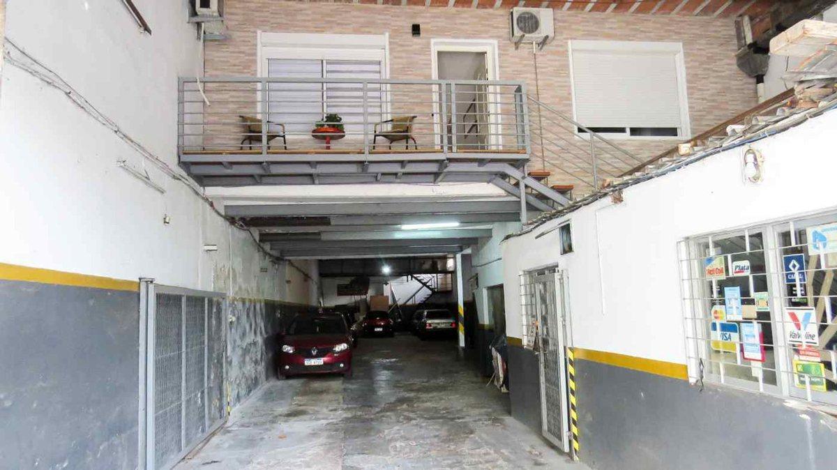 Foto de Alquiler depósito en La Blanqueada sobre avenida, imagen 3