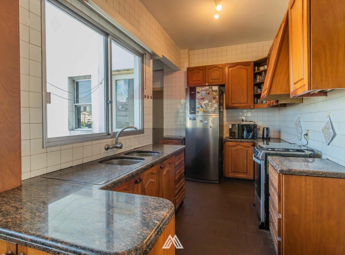 Foto de VENTA APARTAMENTO, 5 DORMITORIOS SOBRE BULEVAR, imagen 4