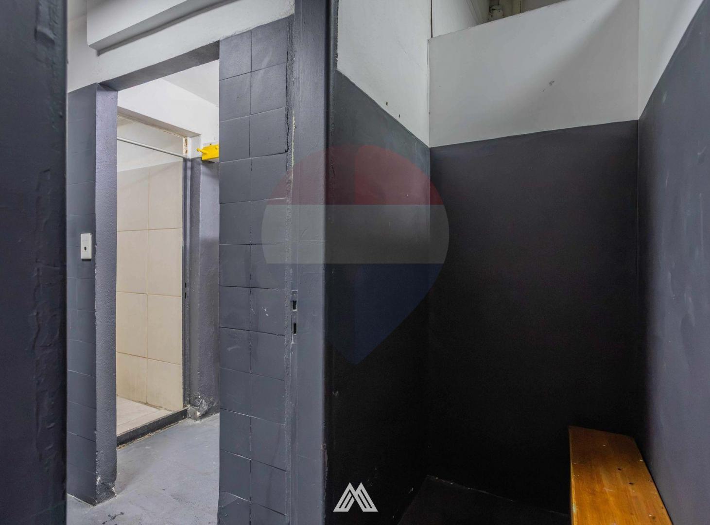 Foto de VENTA LOCAL CORDON SUR MUY AMPLIO CON RENTA, imagen 2