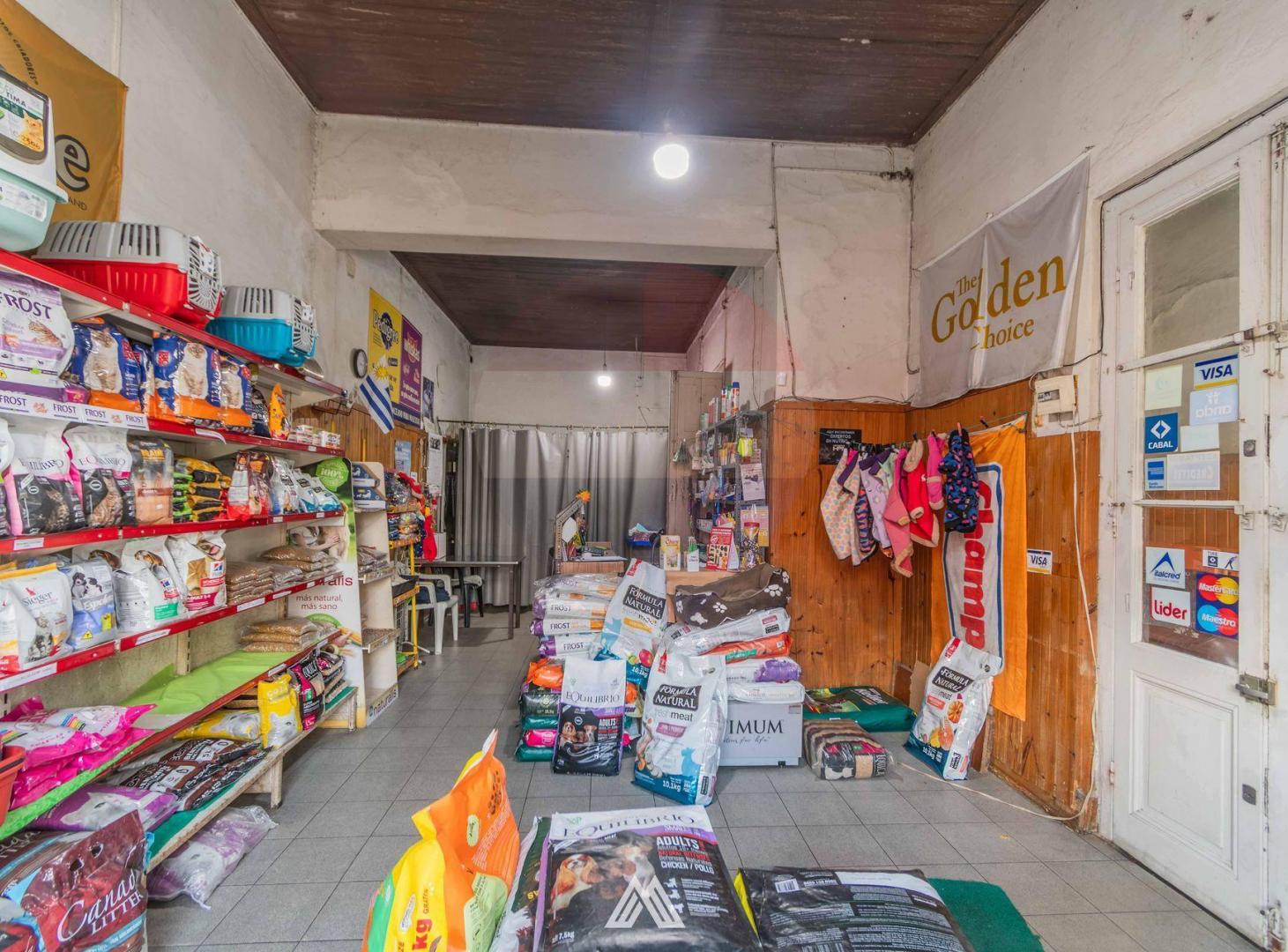 Foto de Venta casa 2 dor/local com. Peñarol fondo parrilla, imagen 1