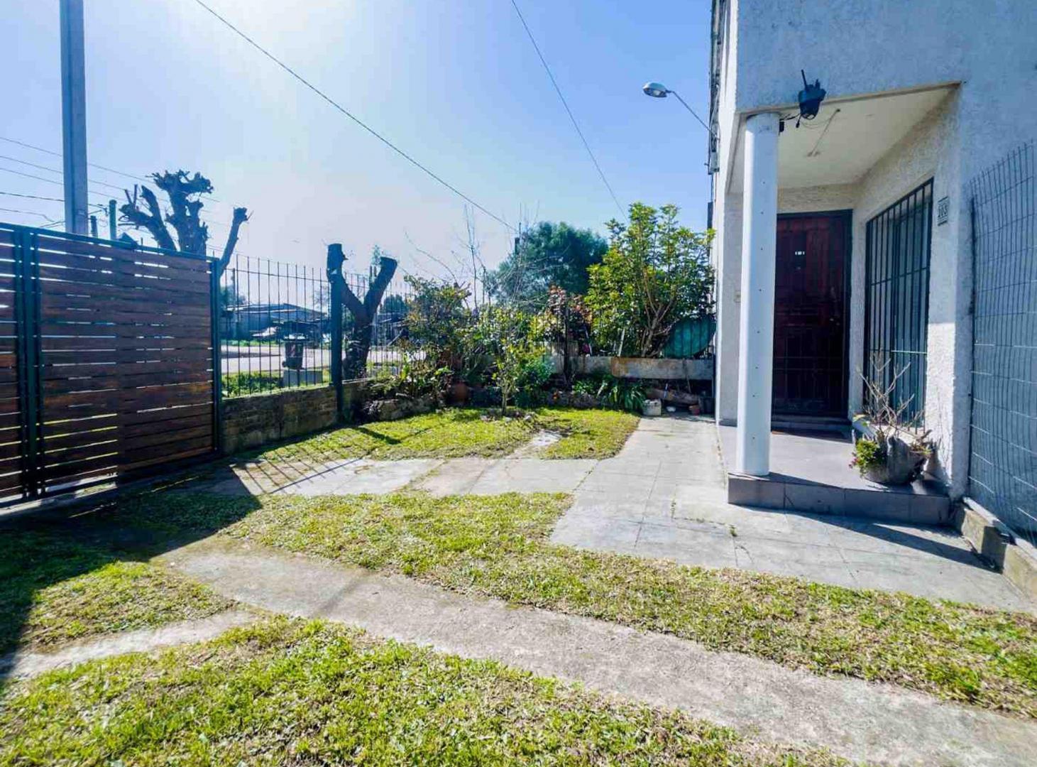 Foto de Venta Casa Dúplex + Apartamento al fondo en Pando, imagen 1