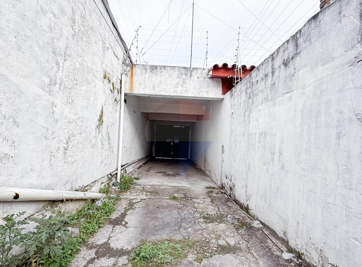 Foto de VENTA CASA 2 DORM Y GALPON PRÓXIMO ANTEL ARENA, imagen 3