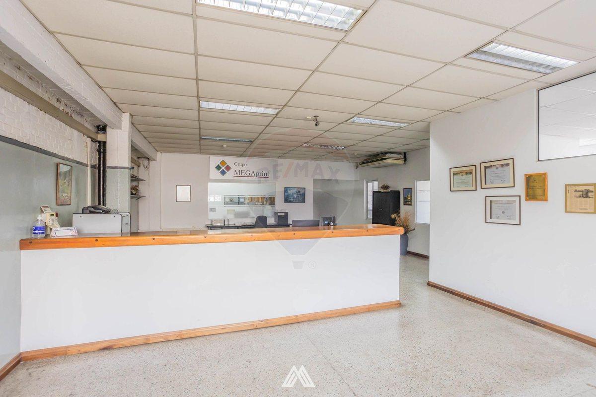 Foto de ALQUILER LOCAL, GRAN TERRENO, EN LA COMERCIAL, imagen 1