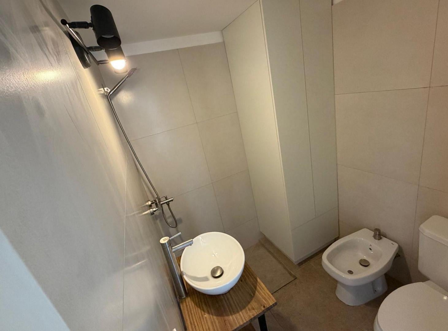 Foto de Alquiler 1 dorm, piso alto al frente Pocitos, imagen 1
