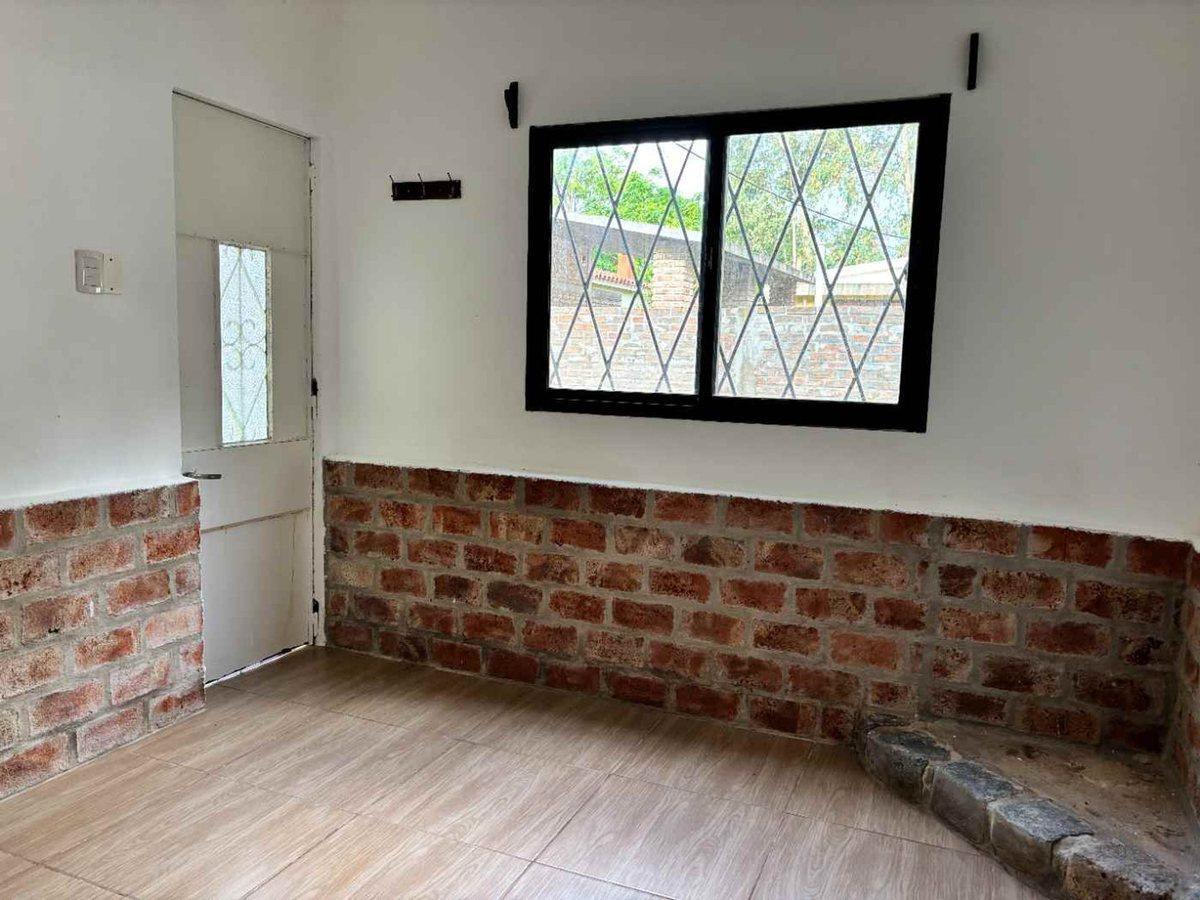 Foto de ALQUILER CASA 1 DORMITORIO Y COCHERA SAN LUIS, imagen 2