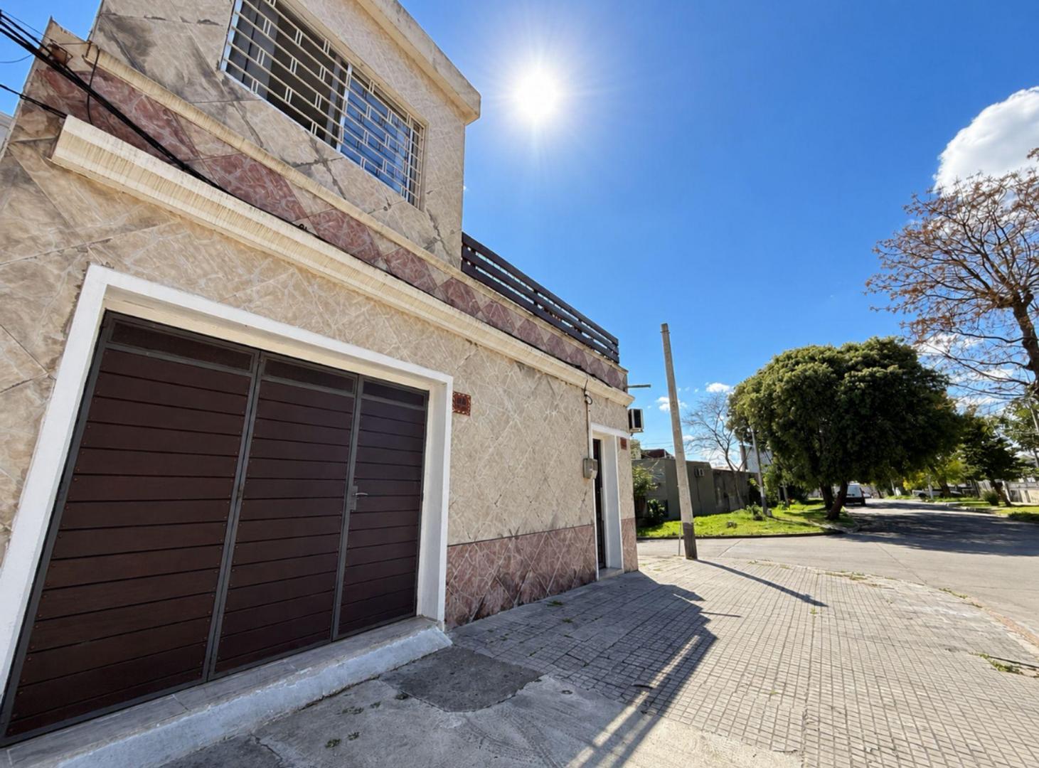 Foto de VENTA CASA 4 DORMITORIOS, PATIO Y GARAGE - CAPURRO, imagen 1