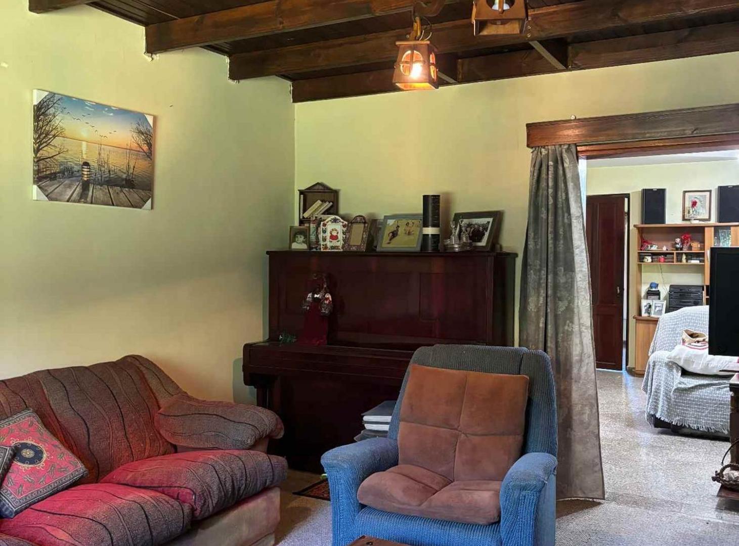 Foto de VENTA CASA LEZICA 2 DORMITORIO MAS MONOAMBIENTE, imagen 3