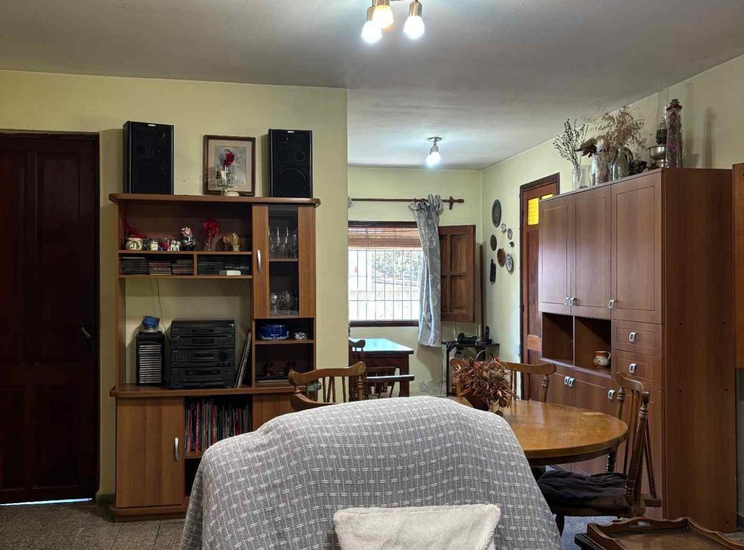 Foto de VENTA CASA LEZICA 2 DORMITORIO MAS MONOAMBIENTE, imagen 4