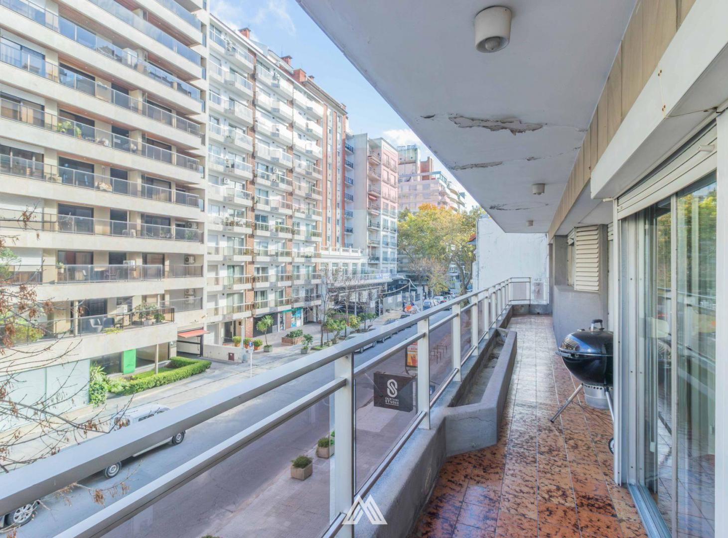 Foto de VENTA APTO 3 DORM POCITOS + SERV GGE BALCON, imagen 4