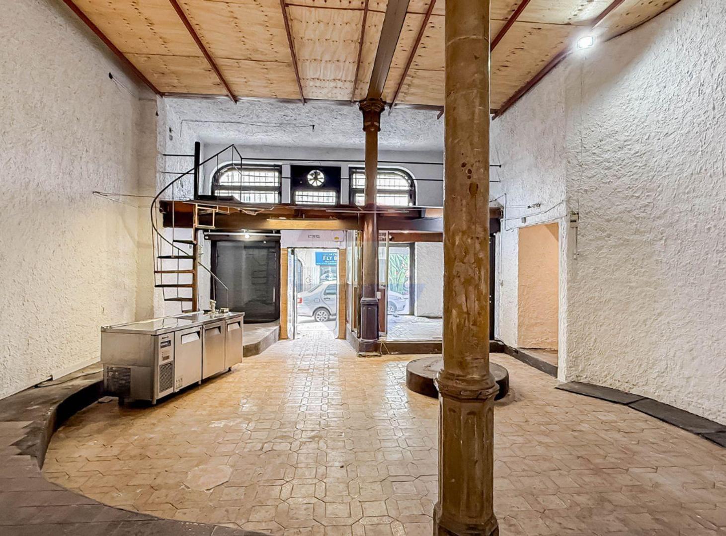 Foto de VENTA AMPLIA CASA + AMPLIO LOCAL EN CENTRO, imagen 5