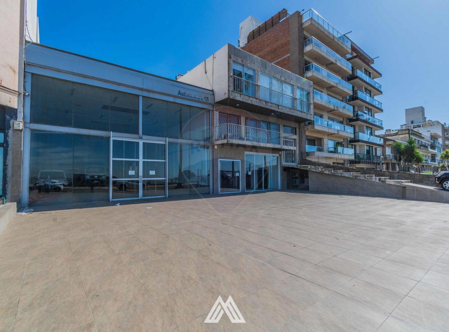 Foto de ALQUILA LOCAL CON OFICINAS + APTO BUCEO RAMBLA GGE, imagen 2