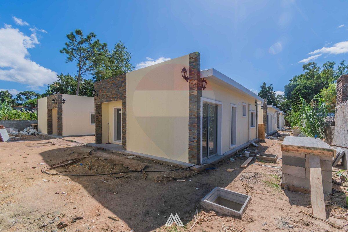Foto de VENTA 2 DORMITORIOS JARDIN Y PARRILLERO SOLYMAR, imagen 3