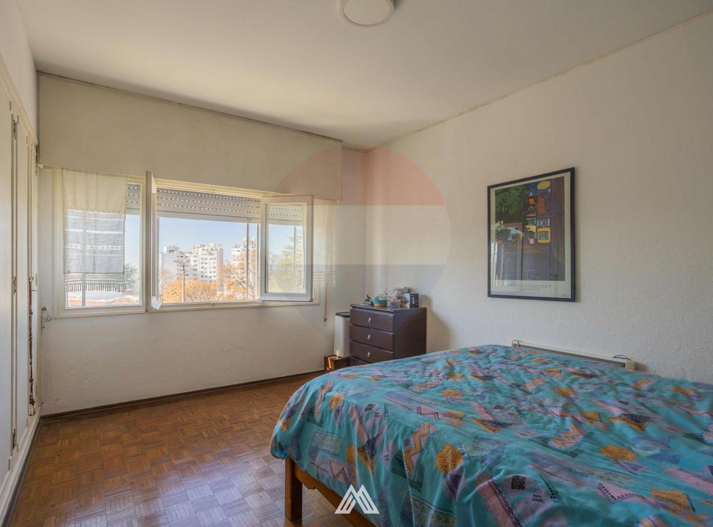 Foto de VENTA apto 2 DORM. + SERV. y GARAJE - Malvin, imagen 2