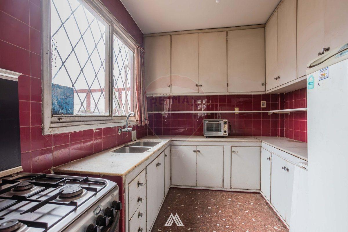 Foto de Venta apartamento 4 dormitorios cochera Centro, imagen 2