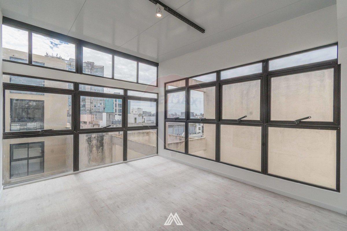 Foto de Alquiler y o Venta oficina reciclado Ciudad Vieja, imagen 4