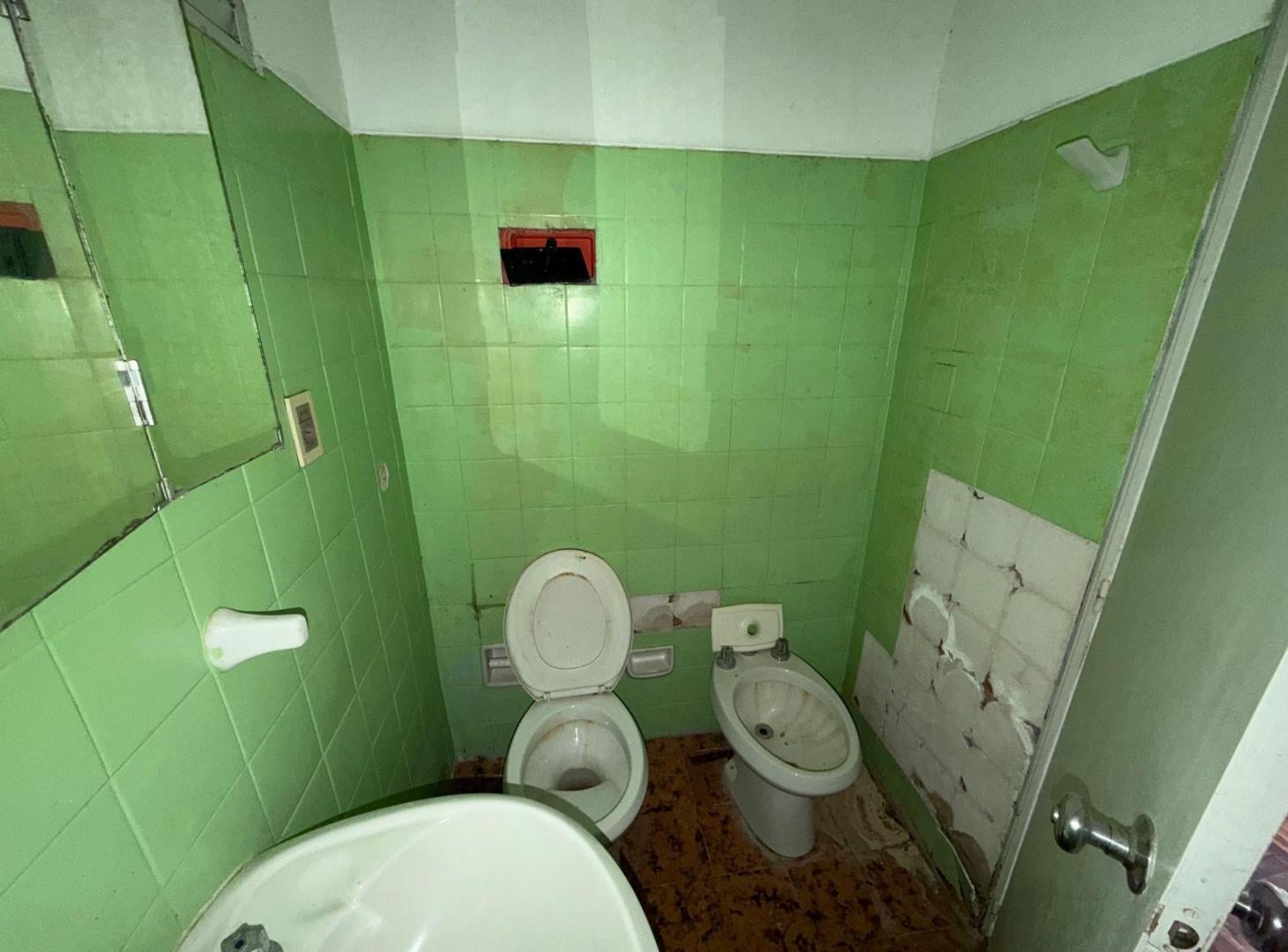 Foto de Venta 2 dorm + cocheras Pocitos a reciclar, imagen 4