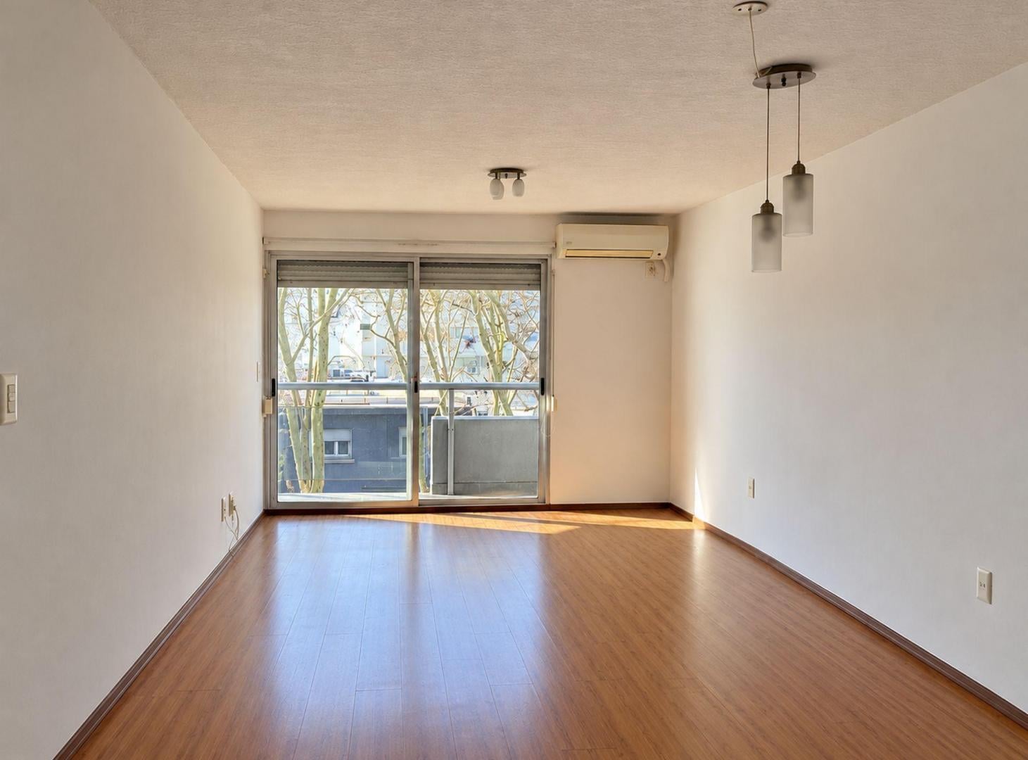 Foto de Venta apto 3 dormitorios 2 baños cochera Pocitos, imagen 1