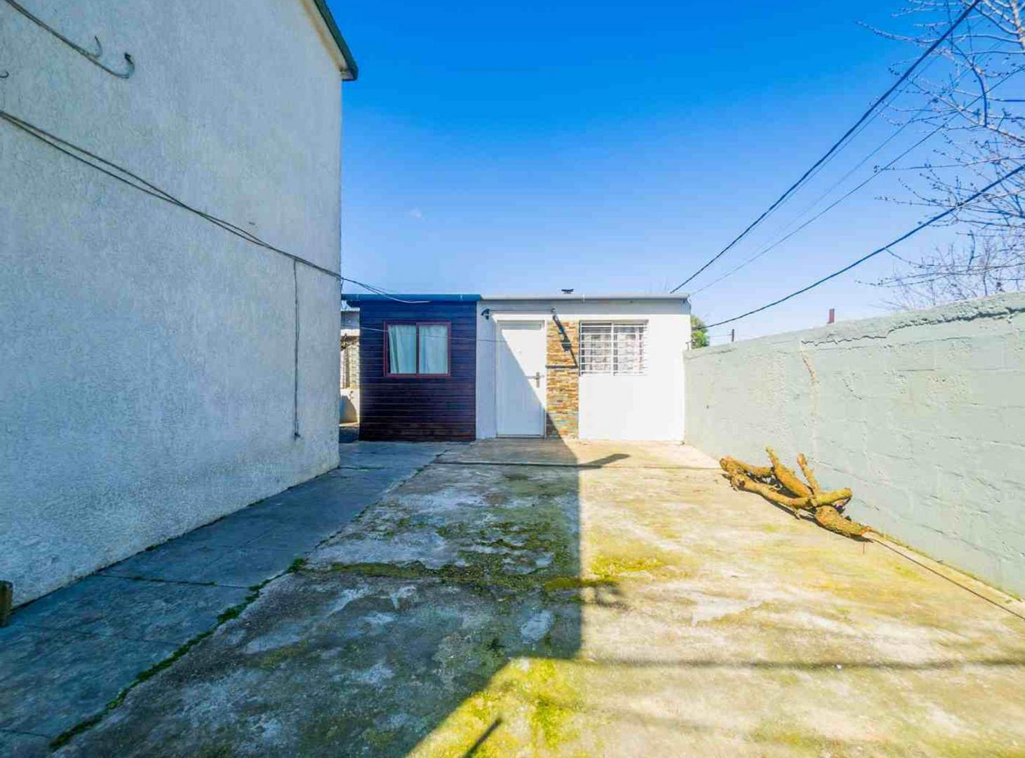 Foto de Venta Casa Dúplex + Apartamento al fondo en Pando, imagen 4