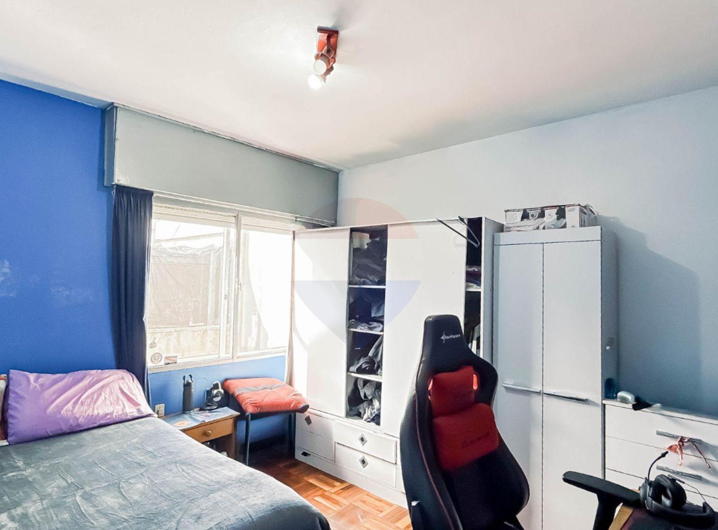 Foto de VENTA APTO CORDON 2 DORM Y COCHERA, imagen 3