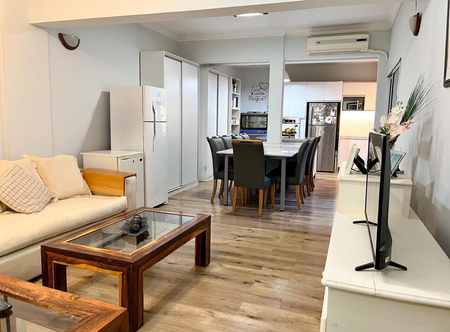 Foto de Venta Casa 2 dormitorios Garaje Parrillero Cordón, imagen 1