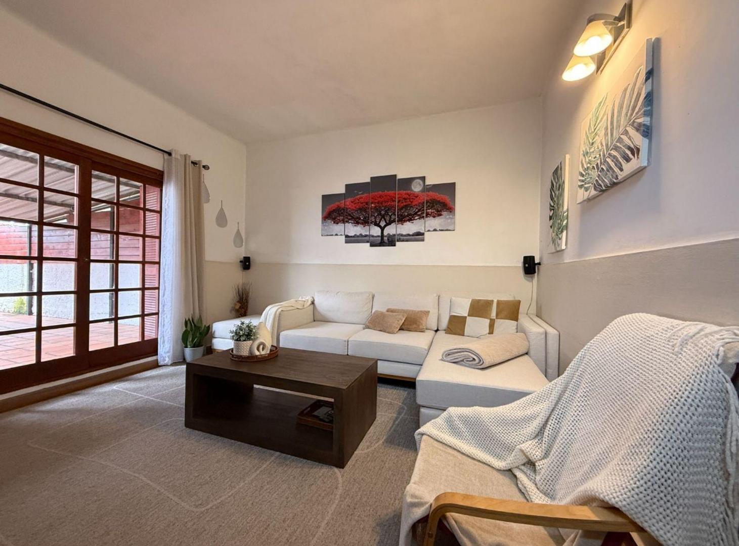 Foto de VENTA CASA 2DORM + APARTAMENTO+DEPOSITO ITUZAINGO, imagen 2