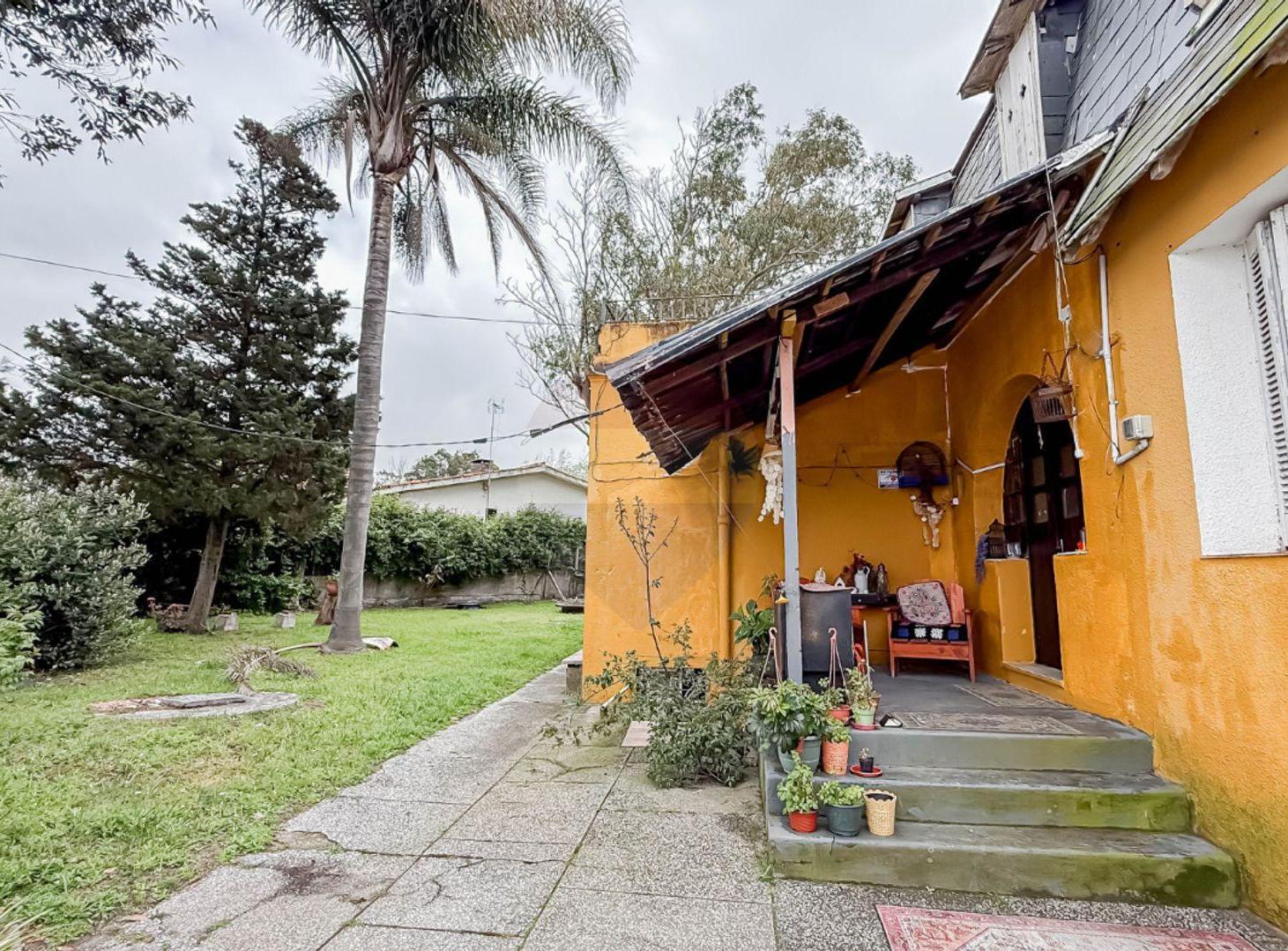Foto de VENTA HERMOSA CASA 8 DORMITORIOS EN LA FLORESTA, imagen 3