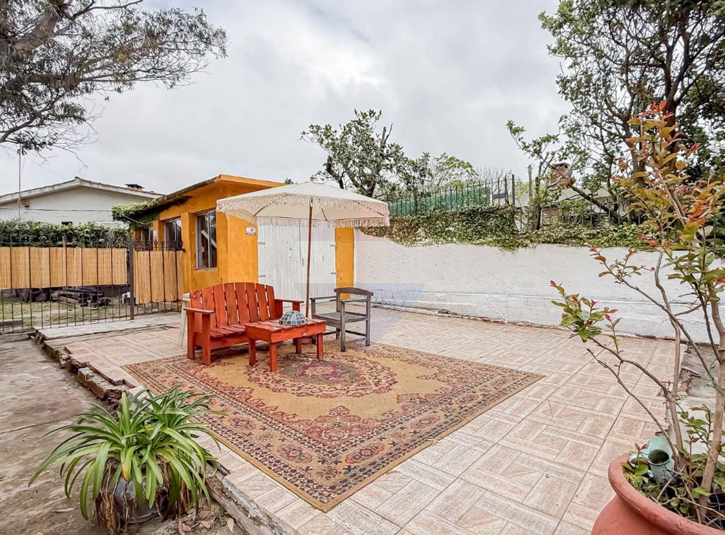 Foto de VENTA HERMOSA CASA 8 DORMITORIOS EN LA FLORESTA, imagen 5