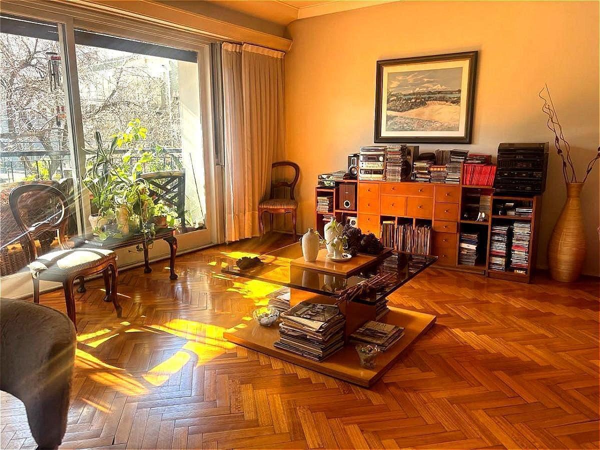 Foto de PISO 4 DORMITORIOS 6 AMBIENTES COCHERA Y PATIO VENTA CABALLITO, imagen 3