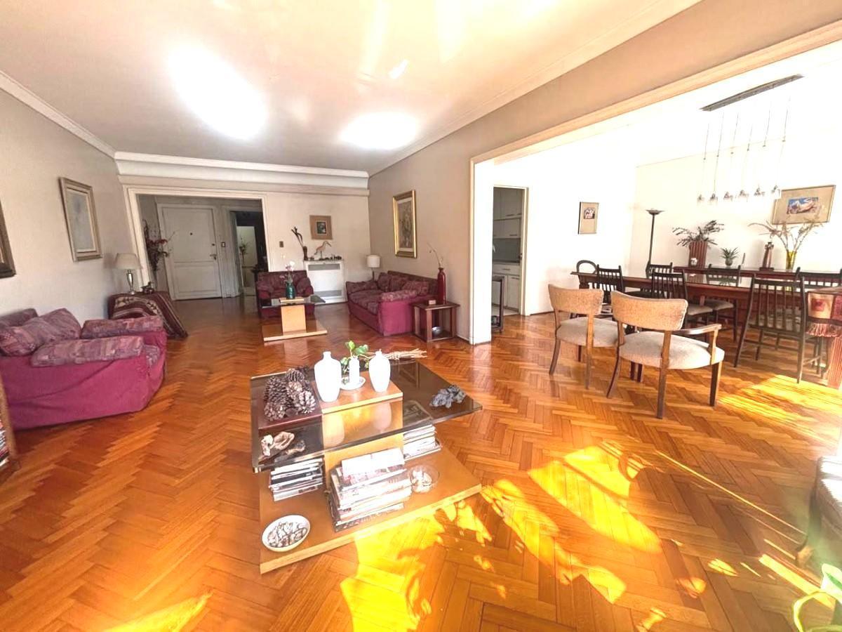 Foto de PISO 4 DORMITORIOS 6 AMBIENTES COCHERA Y PATIO VENTA CABALLITO, imagen 2