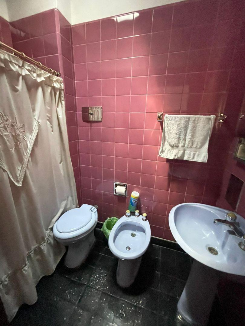Casa 4 Ambientes + 2 Locales - 300 m² Totales - Oportunidad! 5