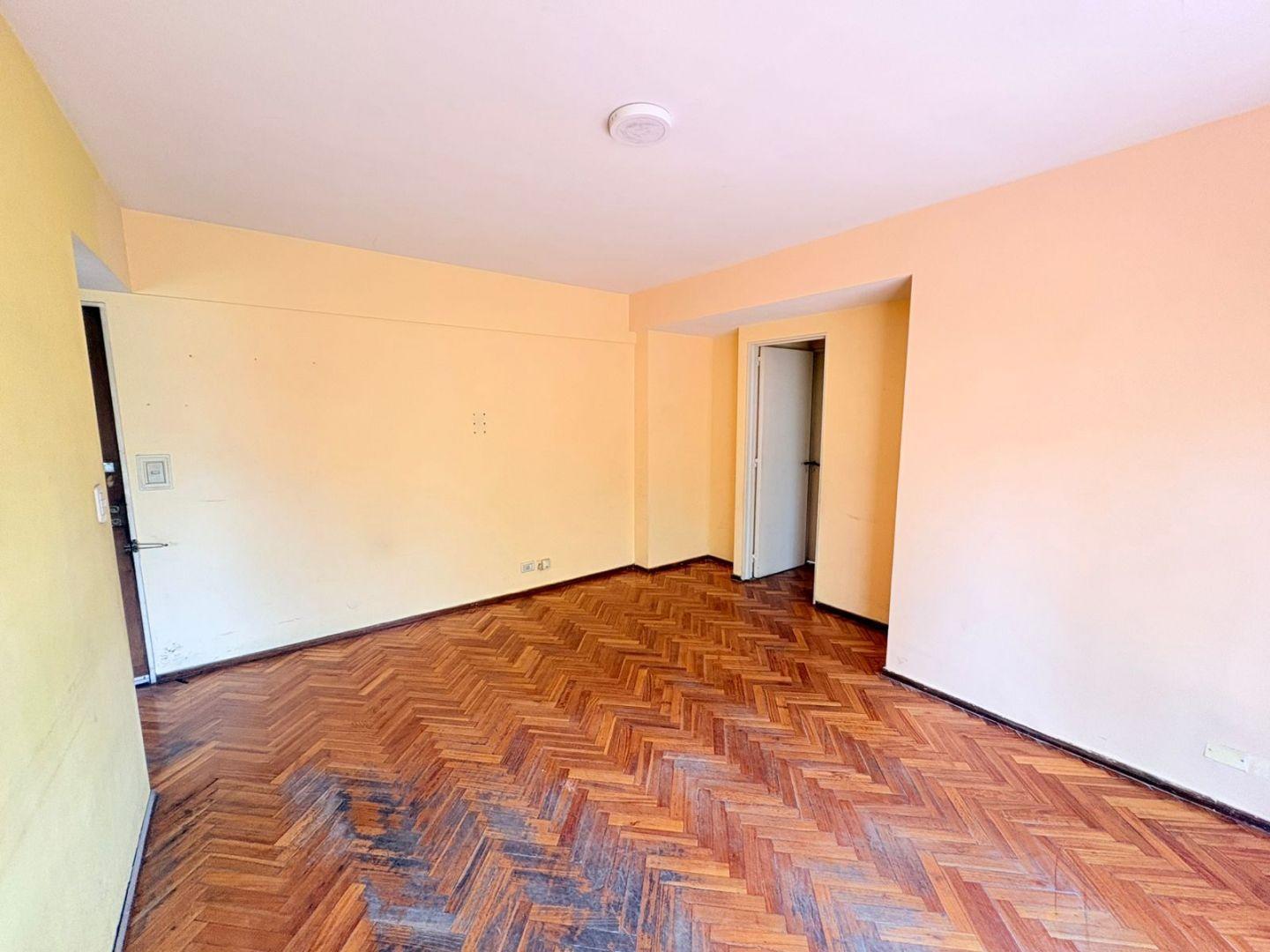 Foto de Venta de Departamento 3 ambientes con balcon y patio, imagen 3