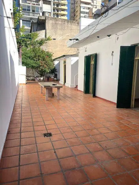 HERMOSA CASA 5 AMBIENTES - GRAN PATIO - TERRAZA - EXC. ESTAD 2