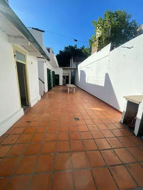 HERMOSA CASA 5 AMBIENTES - GRAN PATIO - TERRAZA - EXC. ESTAD 4