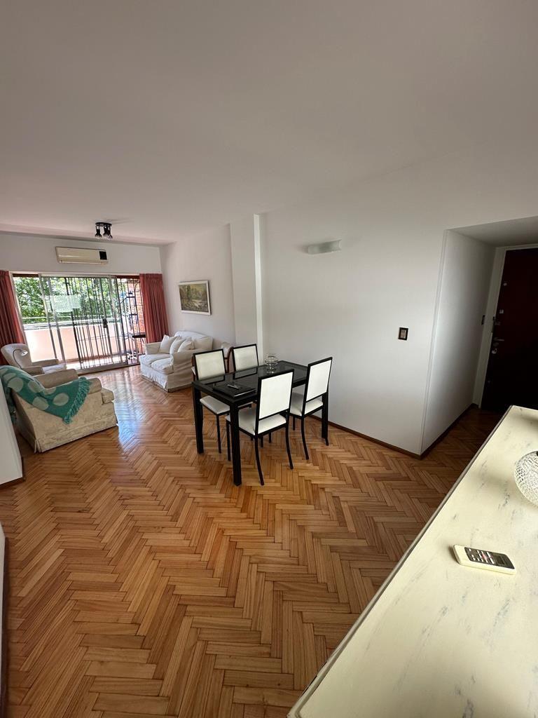 HERMOSO Y AMPLIO 2 AMBIENTES AL FRENTE CON BALCON