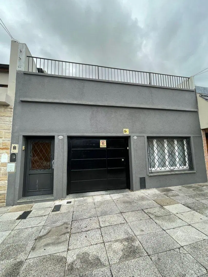 TIPO CASA RECIC. - ENT. INDEP. - COCHERA - TERRAZA - 151m2 - 2