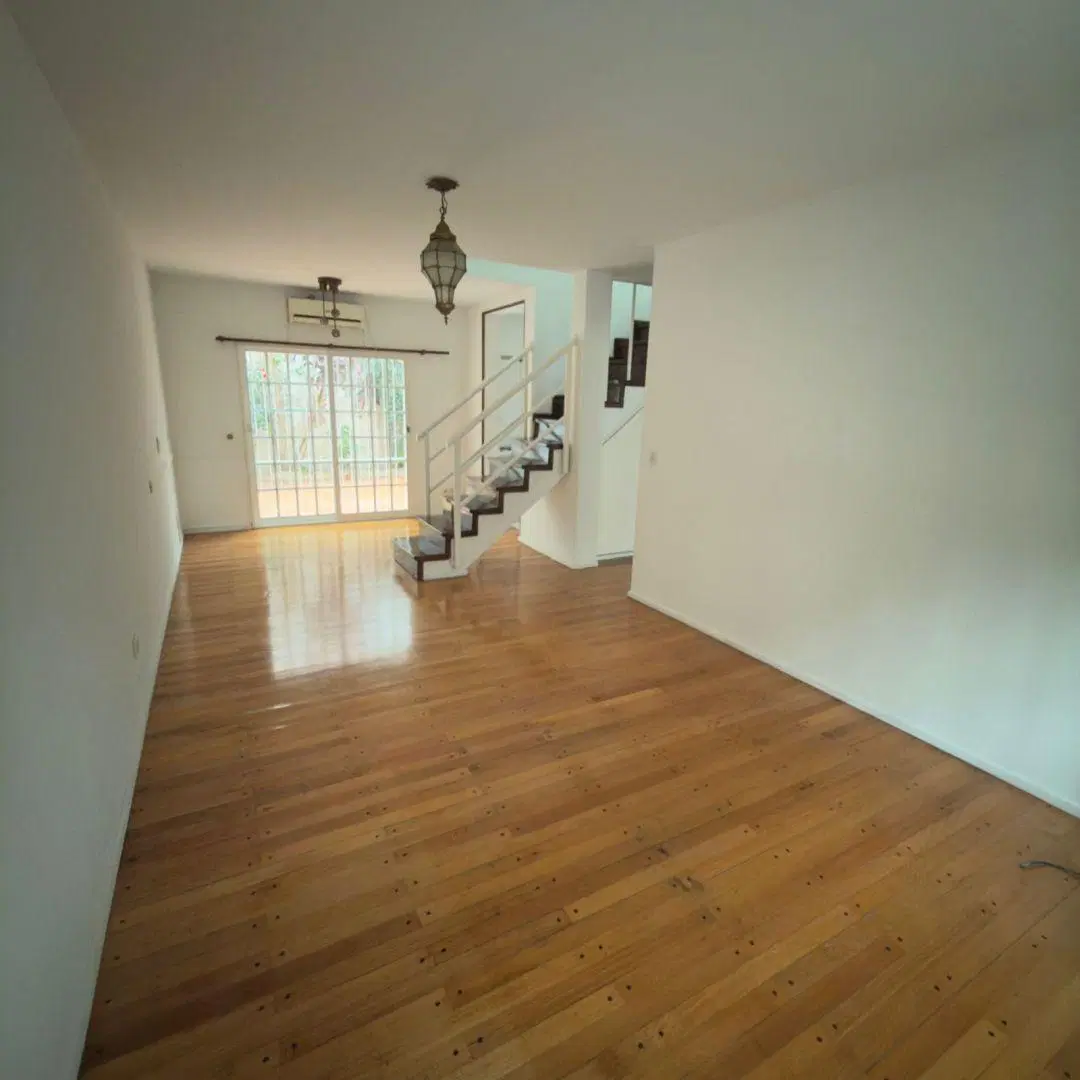 Casa 4 ambientes. | FRAGA 381 2