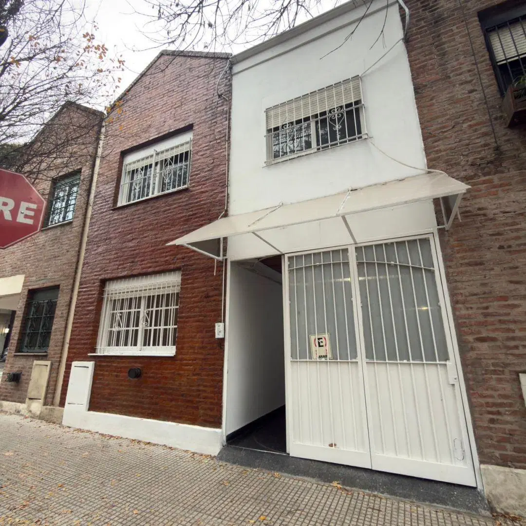 Casa 4 ambientes. | FRAGA 381 1
