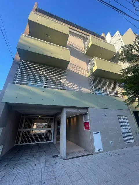 EXCELENTE MONOAMBIENTE AL FRENTE C/ BALCON - AMPLIO - APTO P 4