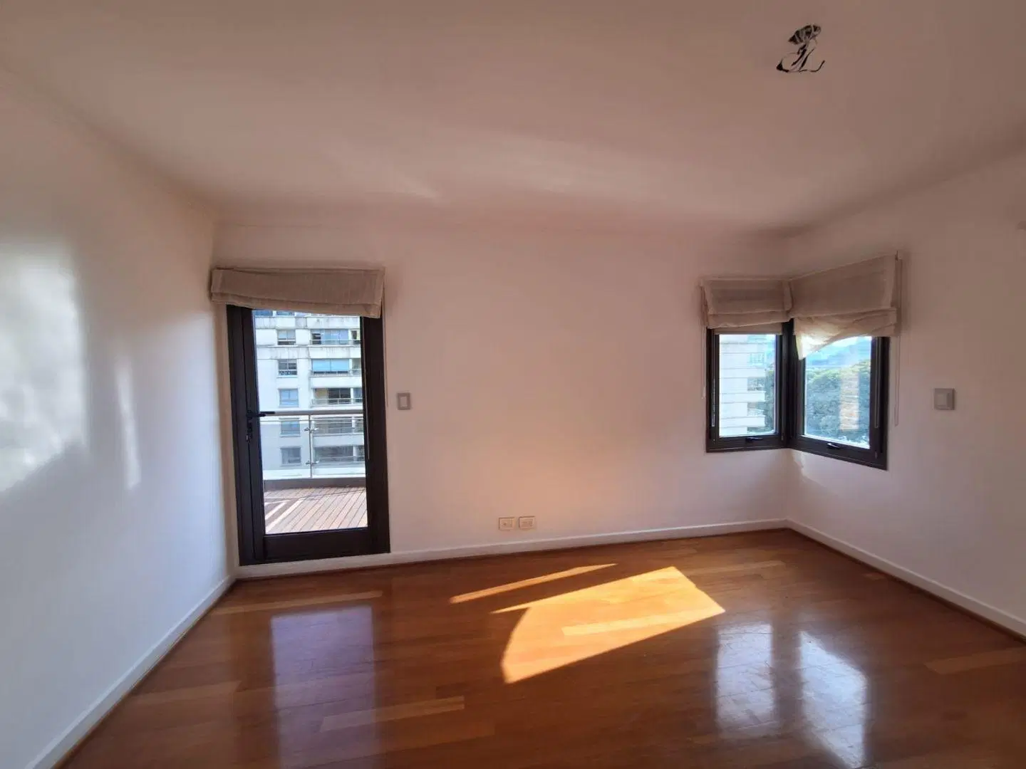 Venta de Departamento 4 Ambientes con doble cochera en Puerto Madero, Capital Fe 4