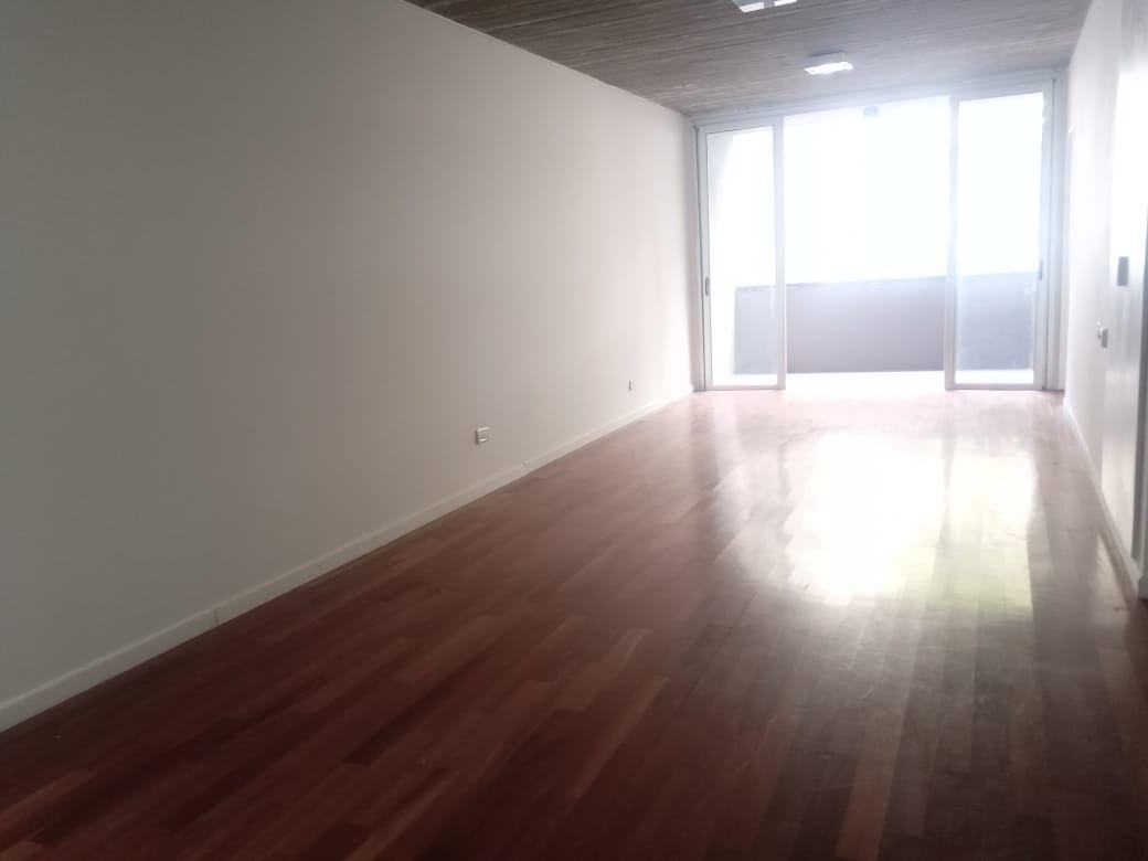 Foto de AMPLIO MONOAMBIENTE FTE c/ BALCON - EXC. ESTADO, imagen 1