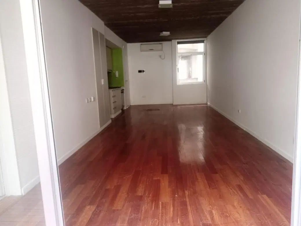 AMPLIO MONOAMBIENTE FTE c/ BALCON - EXC. ESTADO 2