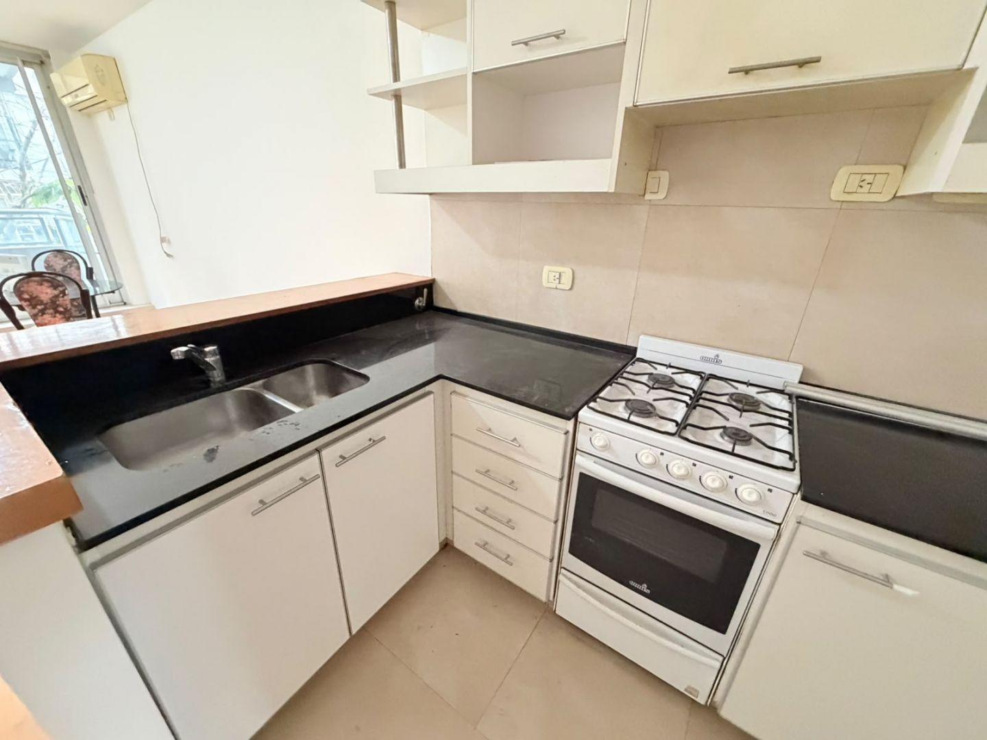 Foto de Alquiler de Departamento 2 Ambientes con balcon al frente en, imagen 4