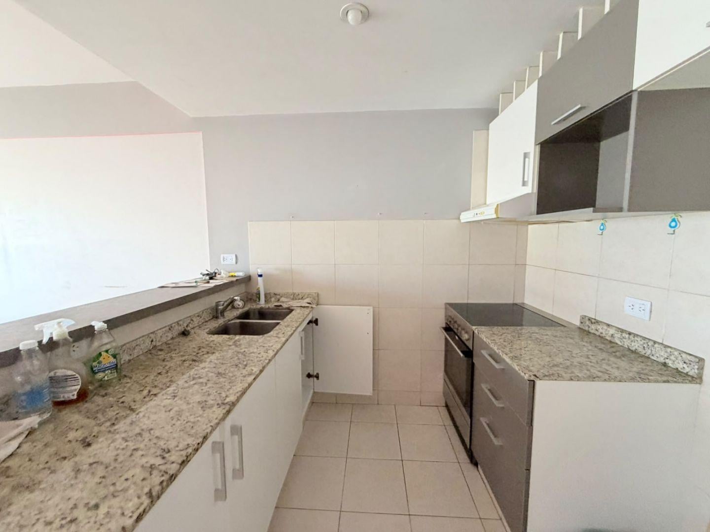 Foto de Alquiler de Departamento 2 Ambientes con balcon al frente en, imagen 2