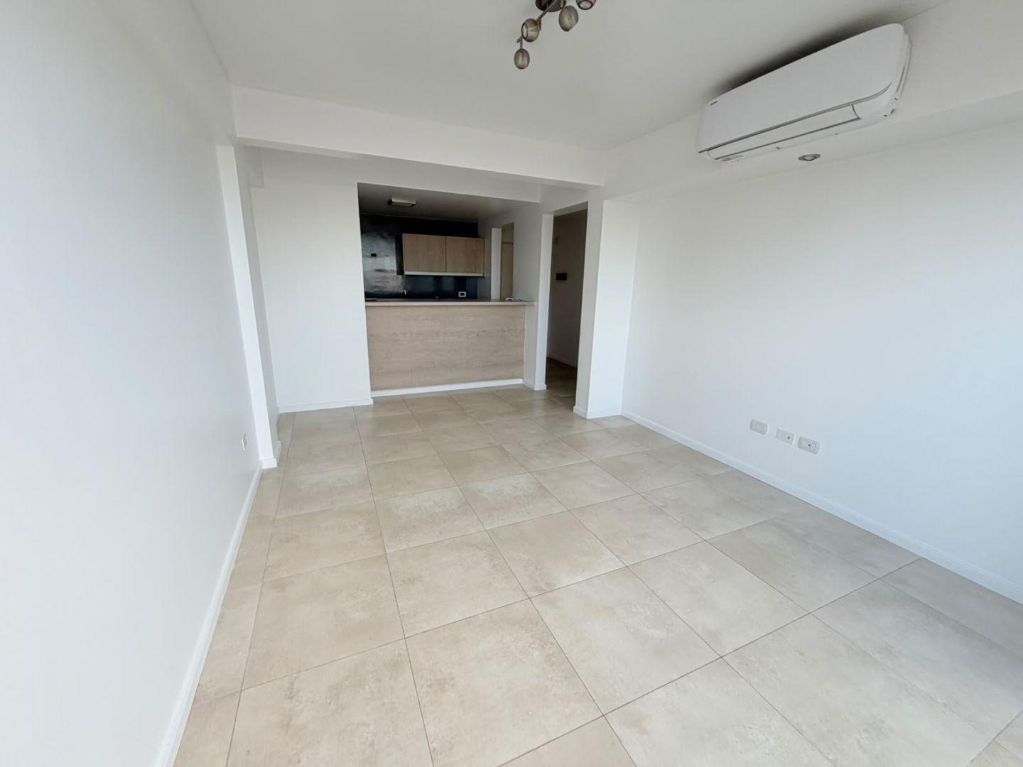 Foto de Venta de Departamento 3 Ambientes con cochera y balcon en Villa Luro, imagen 2