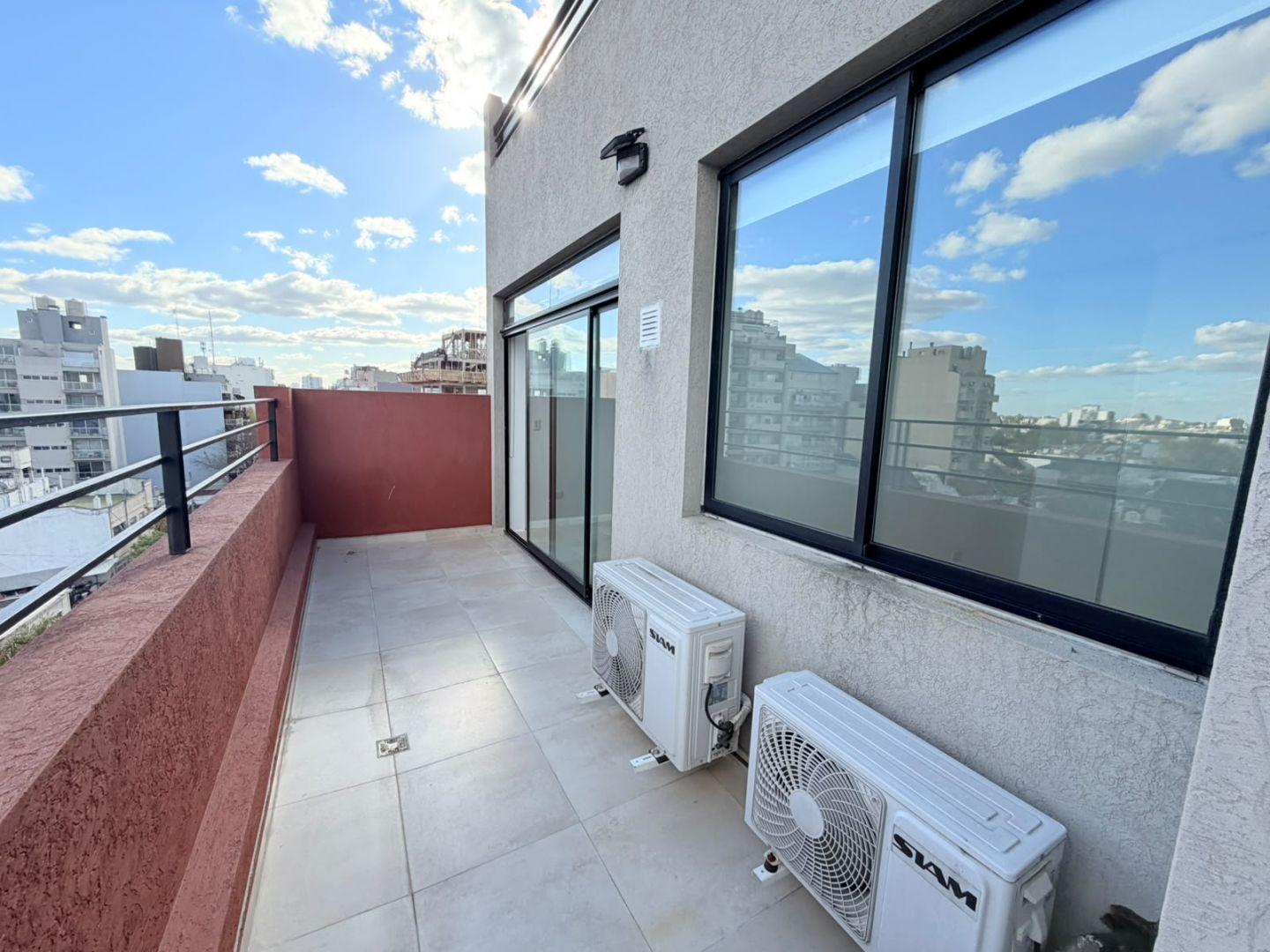 Foto de Venta de Departamento 3 Ambientes con cochera y balcon en Villa Luro, imagen 1