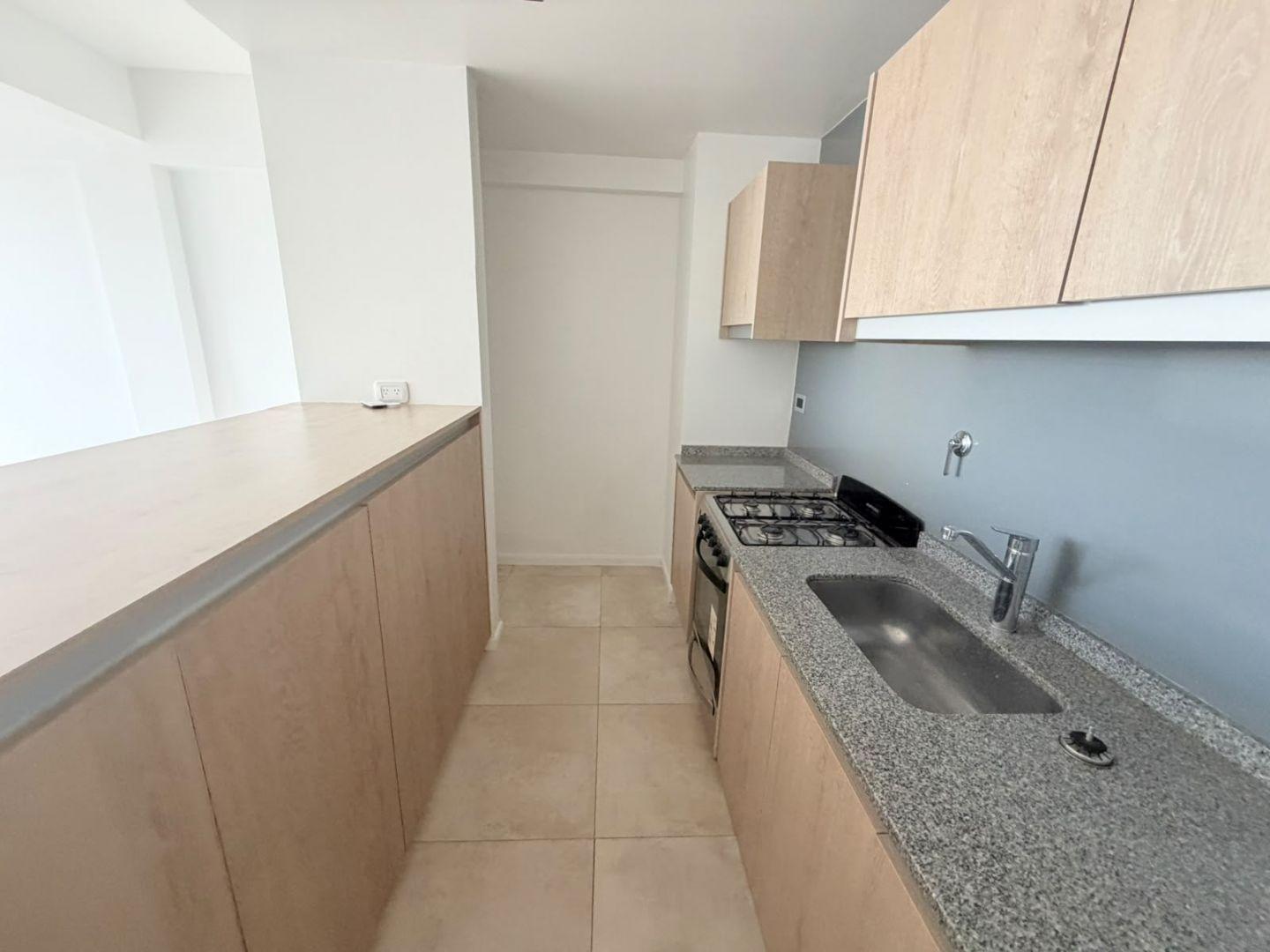 Foto de Venta de Departamento 3 Ambientes con cochera y balcon en Villa Luro, imagen 3
