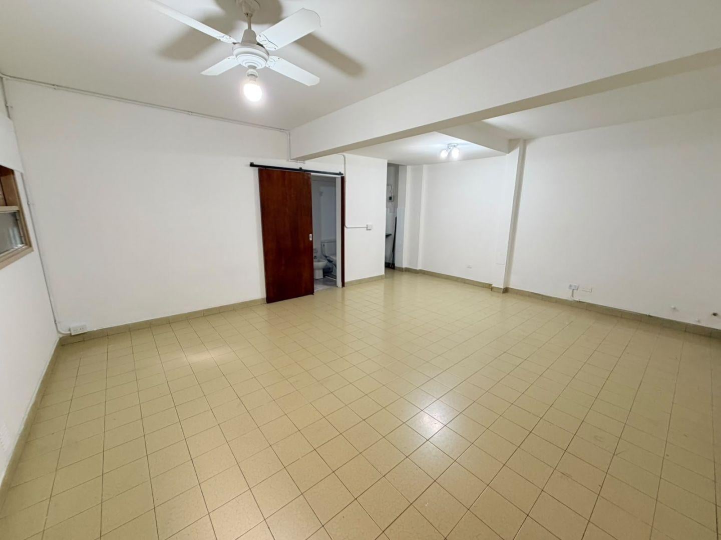 Foto de Alquiler de Oficina PH MONOAMBIENTe en Colegiales, Capital Federal, imagen 1