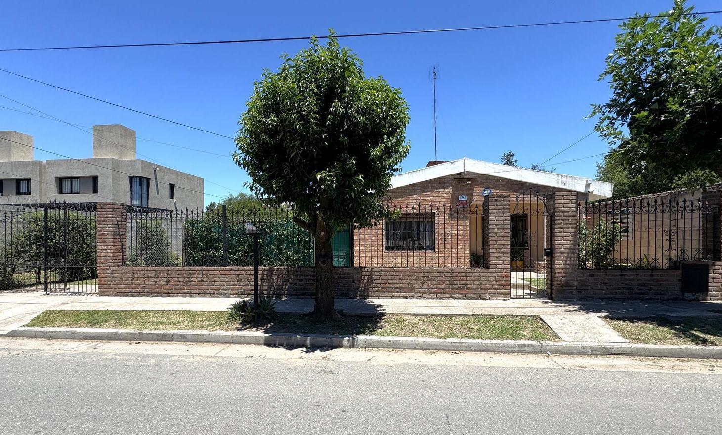 Casa + departamento con Ingresos independientes - Lote 600m2