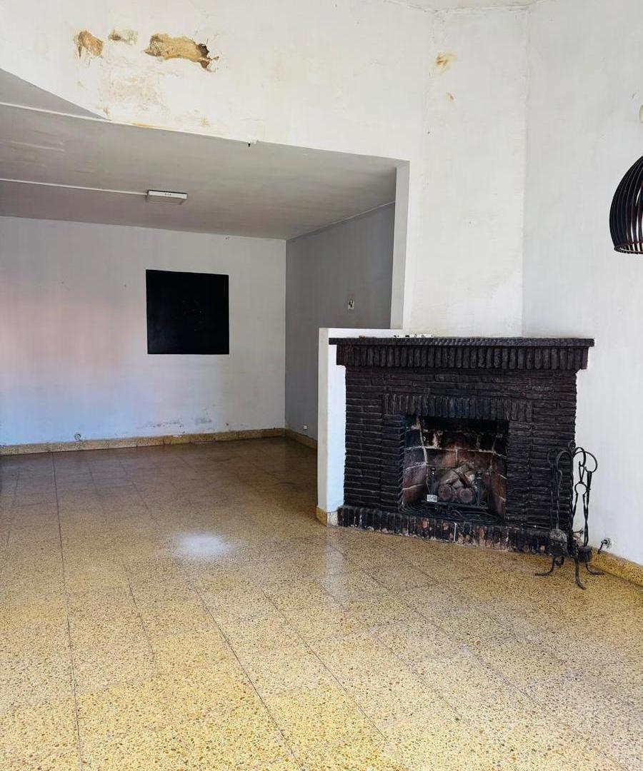 Casa excelente ubi, a reciclar, Rodriguez Del Busto al 3000