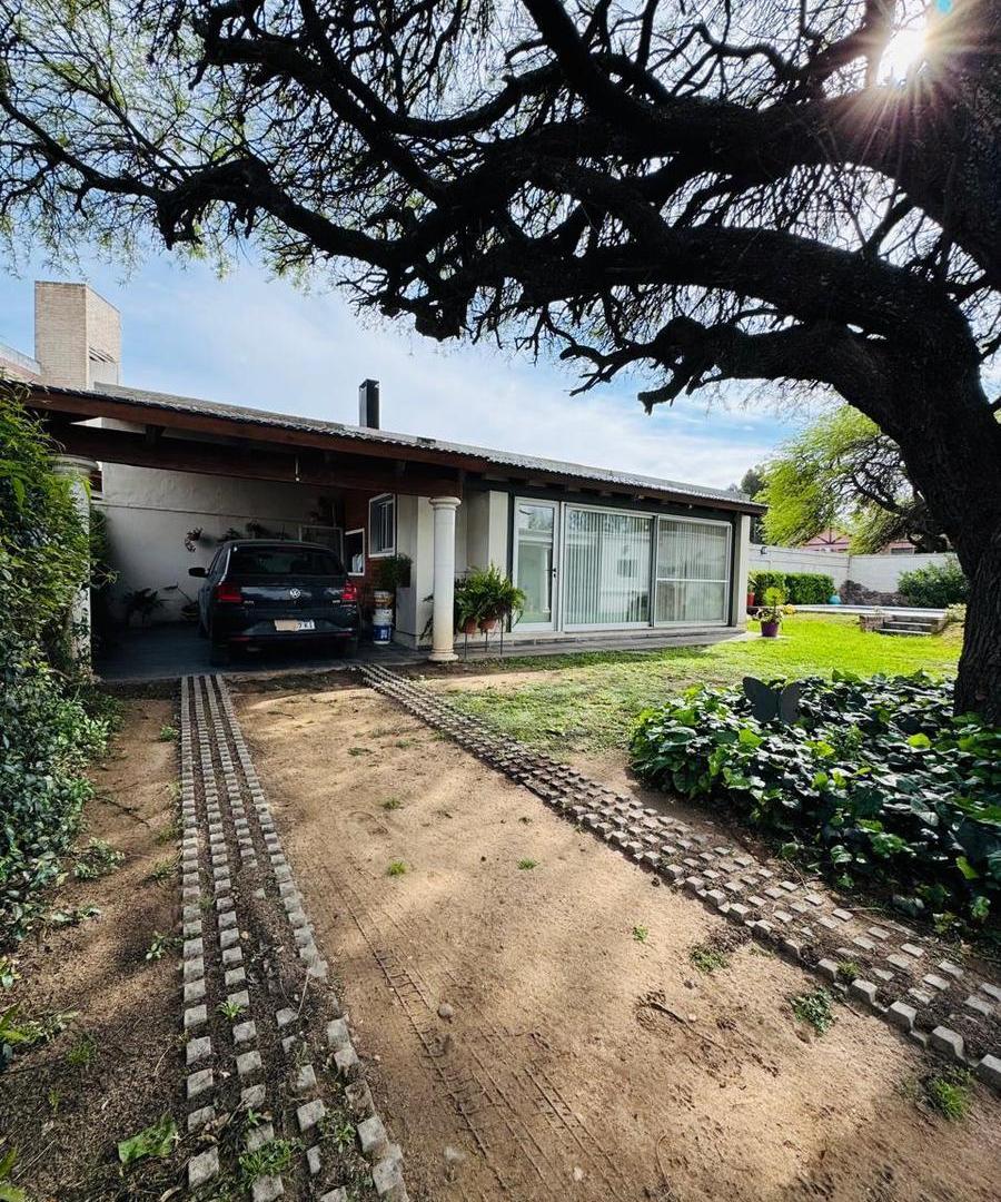 Foto de Argüello - Housing Casa Una planta Terreno 650m2 ESCRITURA, imagen 1
